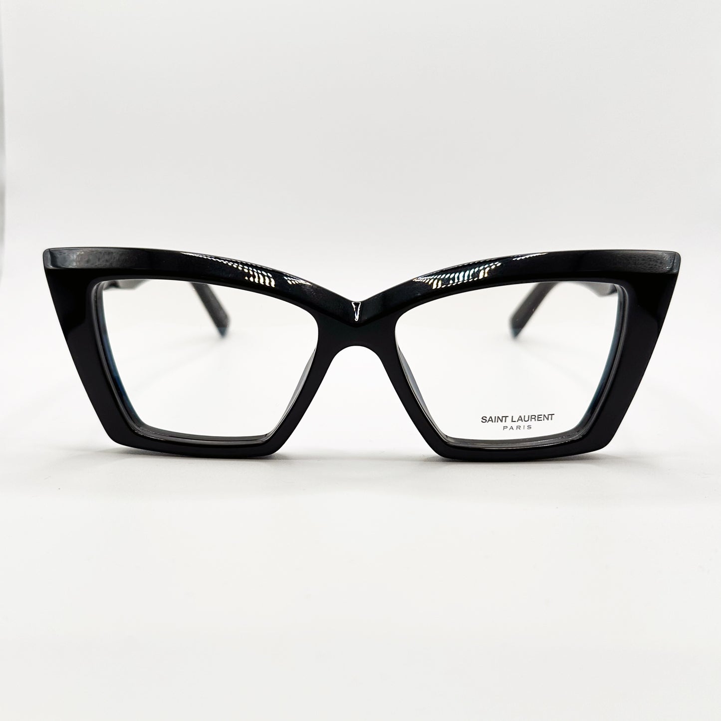 657 V [due varianti colore]