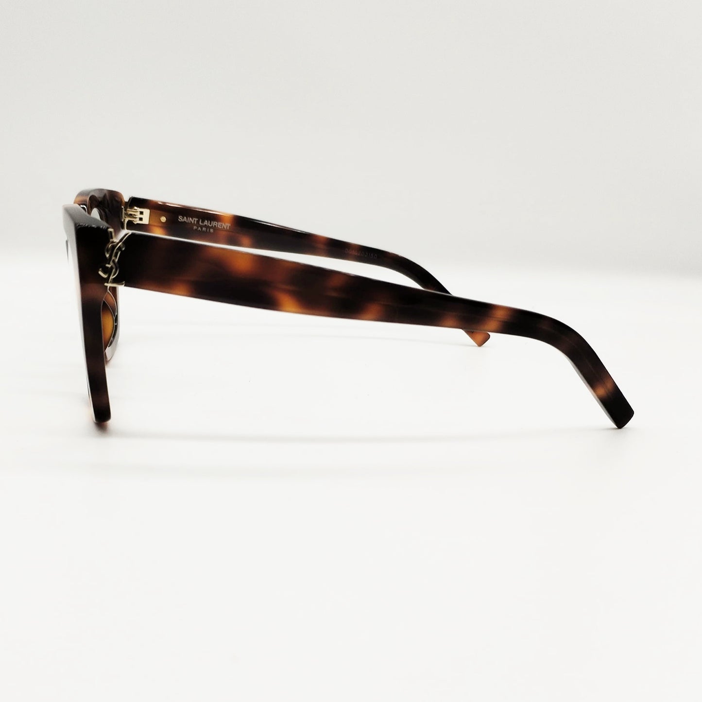 M143 [due varianti colore]