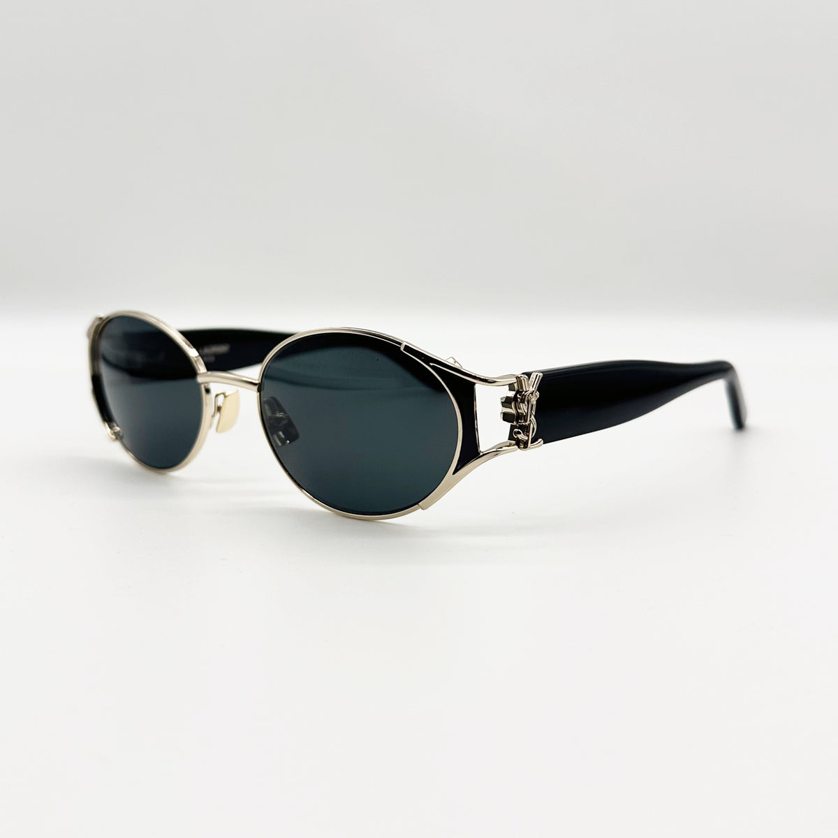 M919 [due varianti colore]