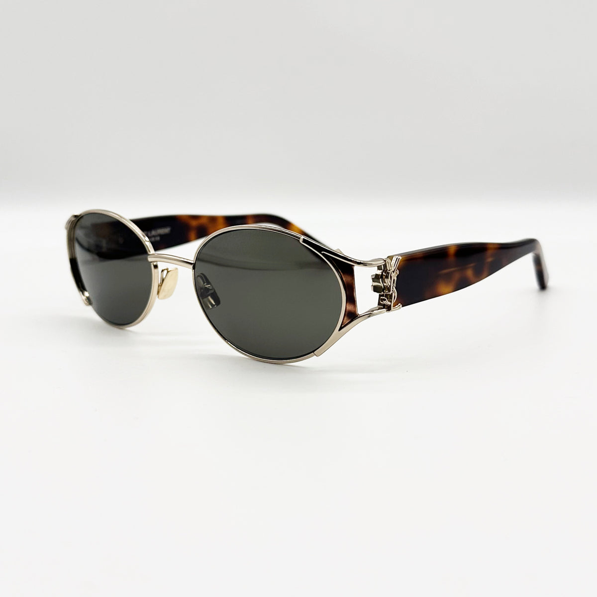M919 [due varianti colore]