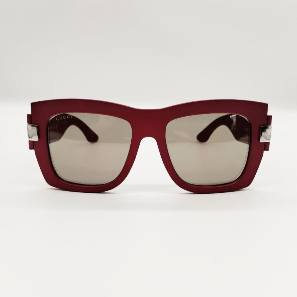 1688S [due varianti colore]