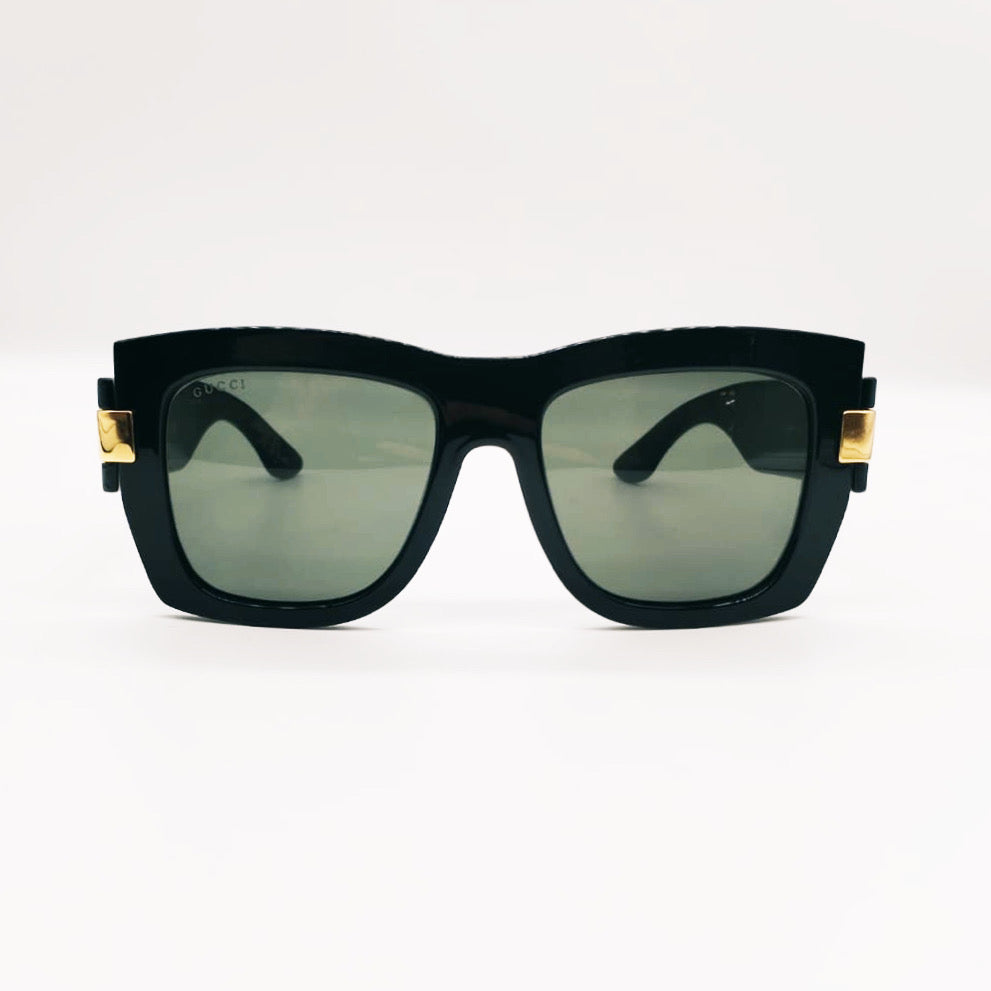 1688S [due varianti colore]