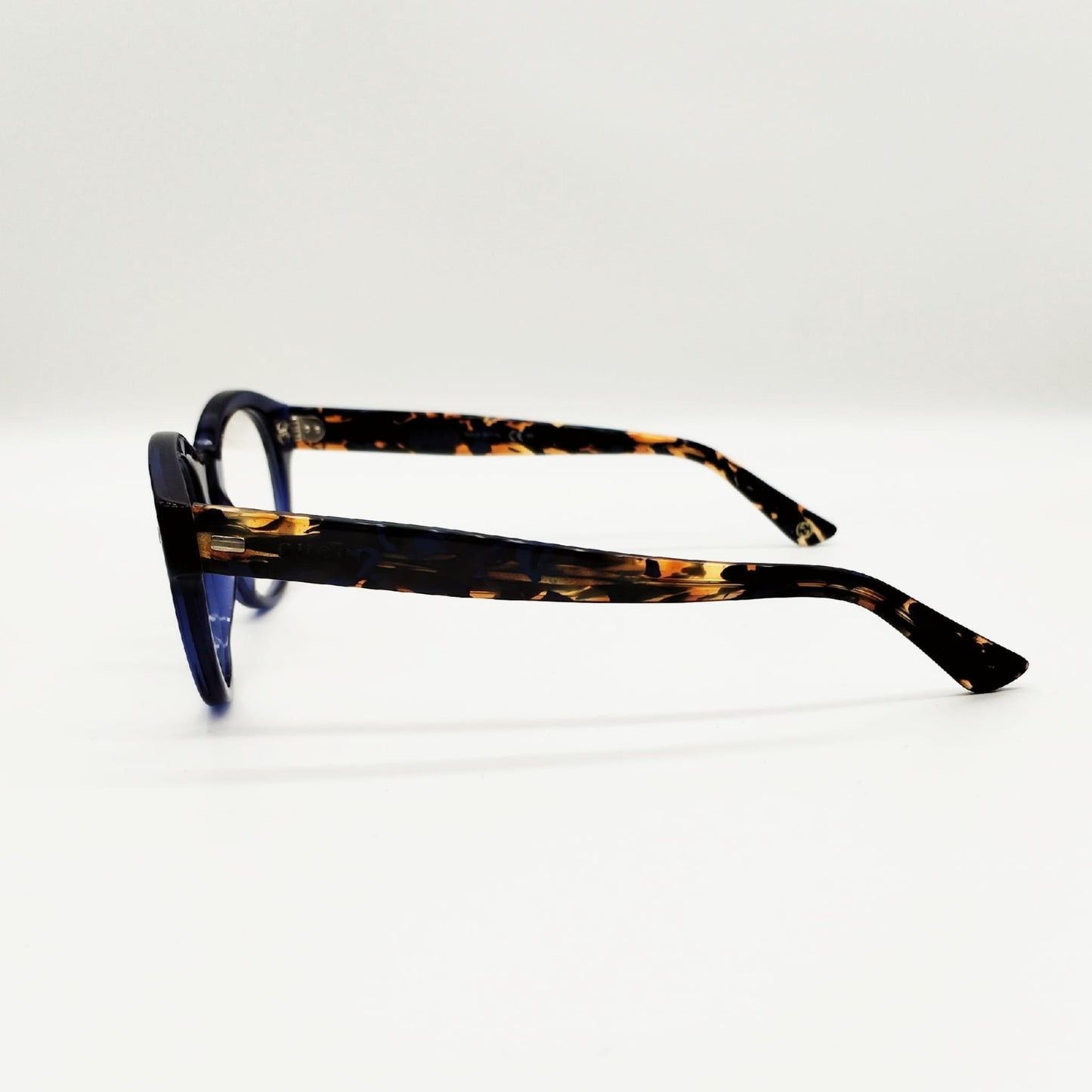 3746 [due varianti colore]