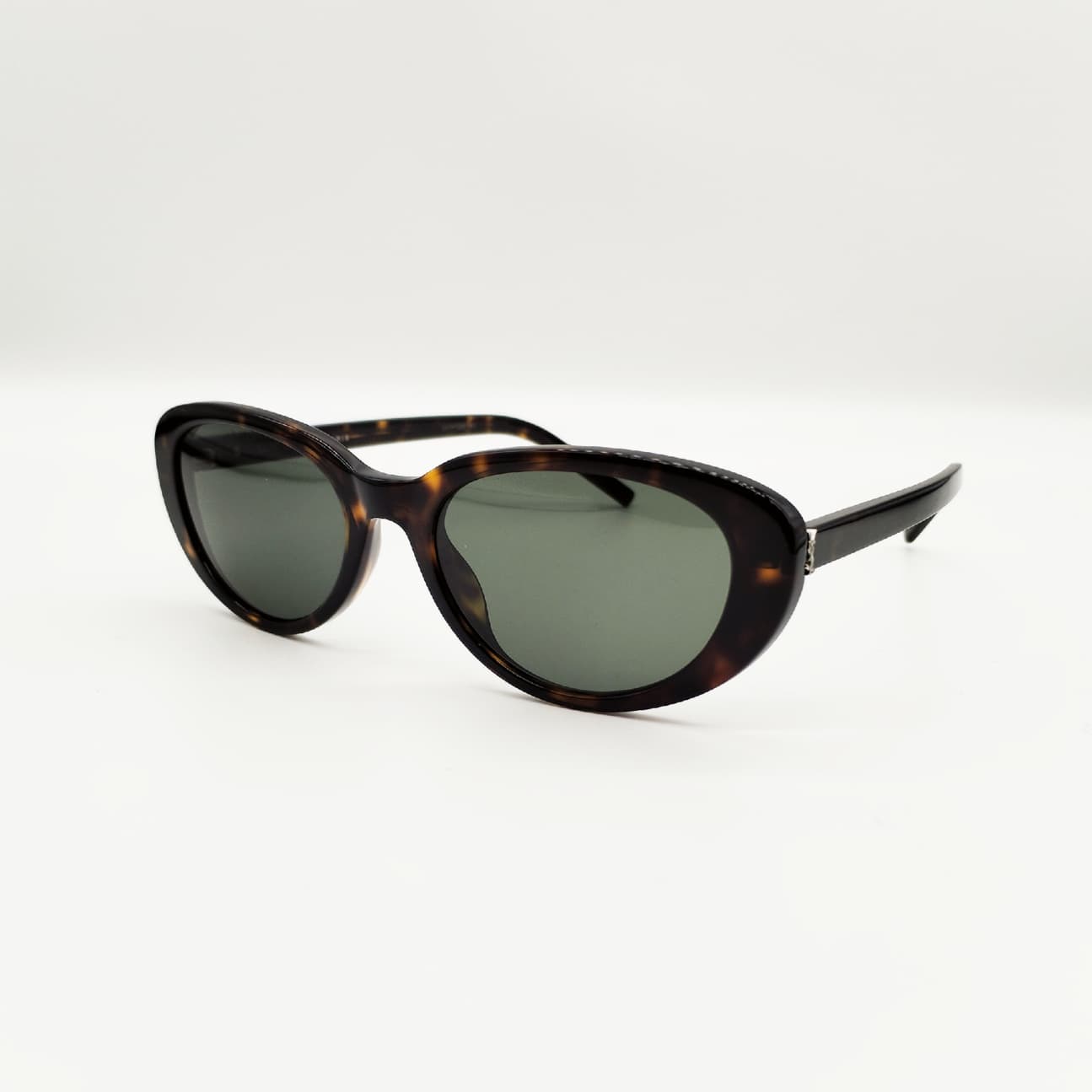 M154 [due varianti colore]